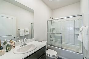 Spacious 3br Home With Charming Backyard 3 Bedroom Home