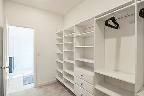 Spacious 3br Home With Charming Backyard 3 Bedroom Home