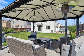 Spacious 3br Home With Charming Backyard 3 Bedroom Home