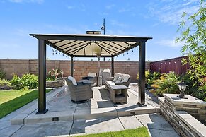 Spacious 3br Home With Charming Backyard 3 Bedroom Home
