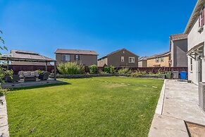 Spacious 3br Home With Charming Backyard 3 Bedroom Home
