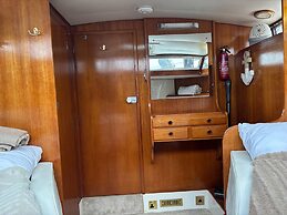 Riverside Boat Retreat on the River Thames