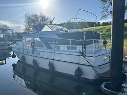 Riverside Boat Retreat on the River Thames