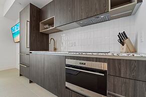 PH 51 Studio with Panoramic City Views