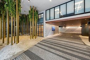 PH 51 Studio with Panoramic City Views