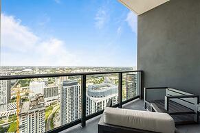 PH 51 Studio with Panoramic City Views