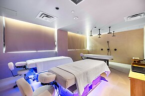 PH 51 Studio with Panoramic City Views