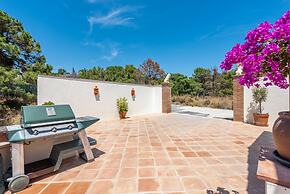 Luxury Villa With Stunning Views in Estepona