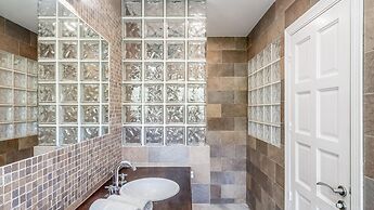 Luxury Villa With Stunning Views in Estepona