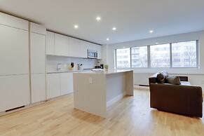 Apt Just 10 Minutes Away to Airport