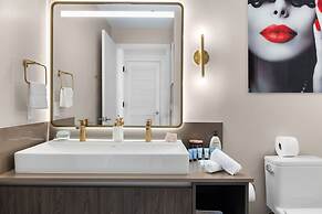 PH 49 Floor Luxury StudioPanoramic Views