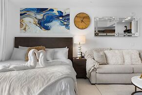 PH 49 Floor Luxury StudioPanoramic Views