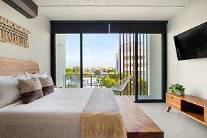 Ocean Boutique Condos