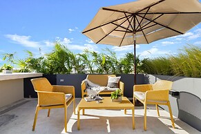 Ocean Boutique Condos