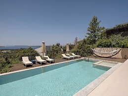 Adeste Seaview Villas