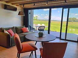 Amazing Lodge With Shared Pool