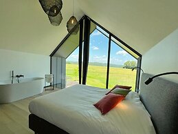 Amazing Lodge With Shared Pool