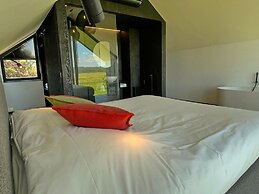 Amazing Lodge With Shared Pool