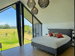 Amazing Lodge With Shared Pool