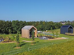Romantic Holiday Home With Shared Pool