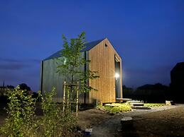 Romantic Holiday Home With Shared Pool