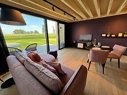 Romantic Holiday Home With Shared Pool