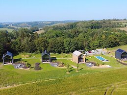 Romantic Holiday Home With Shared Pool