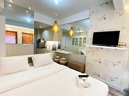 Comfort and Nice Studio Room Patraland Urbano Apartment