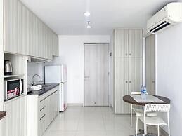 Spacious and Comfort Studio Apartment at Azalea Suites