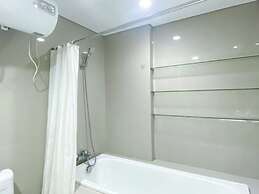 Spacious and Comfort Studio Apartment at Azalea Suites