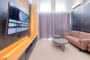 Spacious and Comfort Studio Loft at Kingland Avenue Apartment