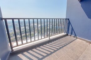 Spacious and Comfort Studio Loft at Kingland Avenue Apartment