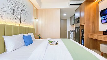 Simply Look Studio at Gold Coast Apartment