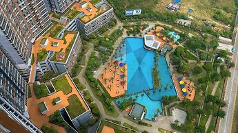 Simply Look Studio at Gold Coast Apartment