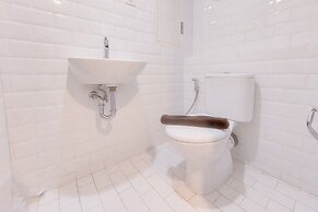 Homey and Comfy Studio Loft at Kingland Avenue Apartment