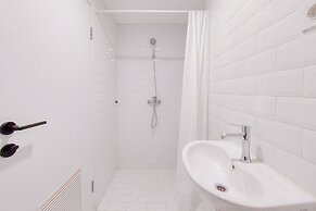 Homey and Comfy Studio Loft at Kingland Avenue Apartment