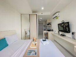 Modern Look and Restful Studio at Azalea Suites Apartment