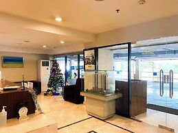 Modern Look and Restful Studio at Azalea Suites Apartment