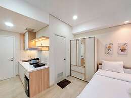 Restful and Comfy Studio Podomoro City Deli Medan Apartment