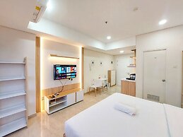 Restful and Comfy Studio Podomoro City Deli Medan Apartment