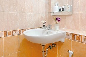 Comfortable and Strategic 2BR Apartment Grand Palace Kemayoran near JI