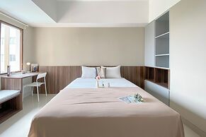 Cozy and Warm Studio at Gateway Park LRT City Bekasi Apartment