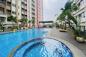 Cozy and Warm Studio at Gateway Park LRT City Bekasi Apartment