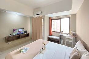 Cozy and Warm Studio at Gateway Park LRT City Bekasi Apartment
