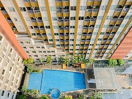 Cozy Living Studio at Gateway Park LRT City Bekasi Apartment