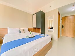 Cozy Living Studio at Gateway Park LRT City Bekasi Apartment