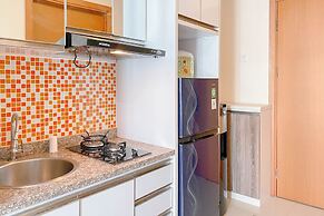 Modern Look Studio Apartment at Woodland Park Residence