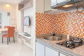 Modern Look Studio Apartment at Woodland Park Residence