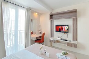 Modern Look Studio Apartment at Woodland Park Residence