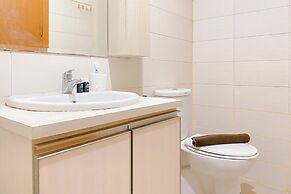 Modern Look Studio Apartment at Woodland Park Residence